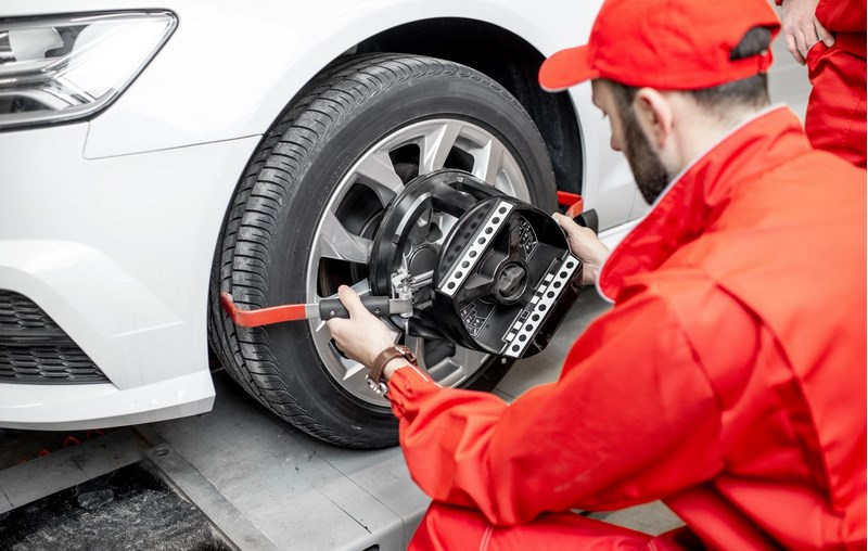 Alinhamento de rodas na oficina