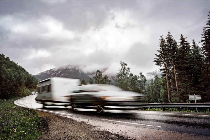 Os perigos da sobreviragem e da subviragem